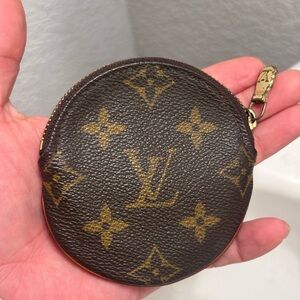 Louis Vuitton Monogram Round Coin Pouch - Brown/Gold vintage rare purse